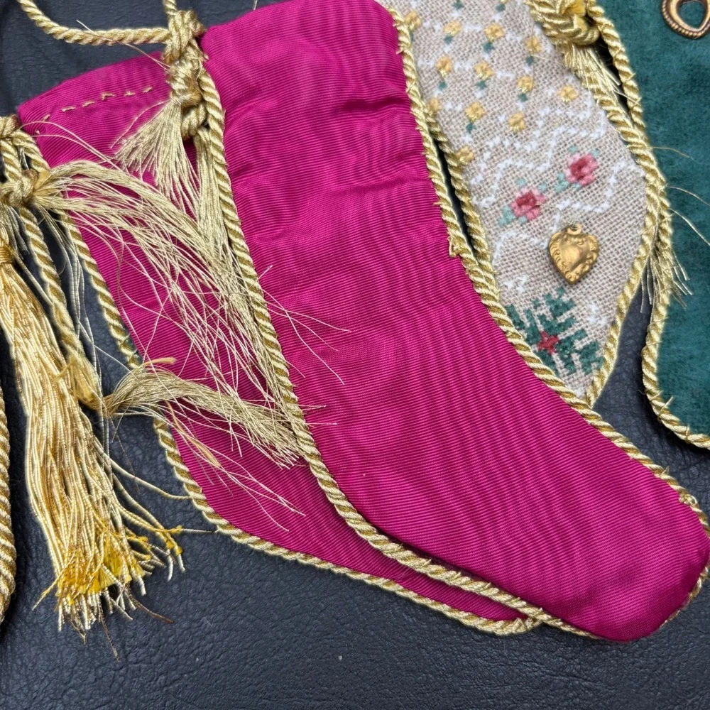 28pc Vintage Victorian Style Velvet Tapestry Christmas Ornament Set Gold Tassel
